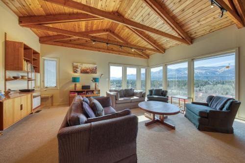 CLIFF CABIN Family Friendly|Hot Tub|Spectacular Views