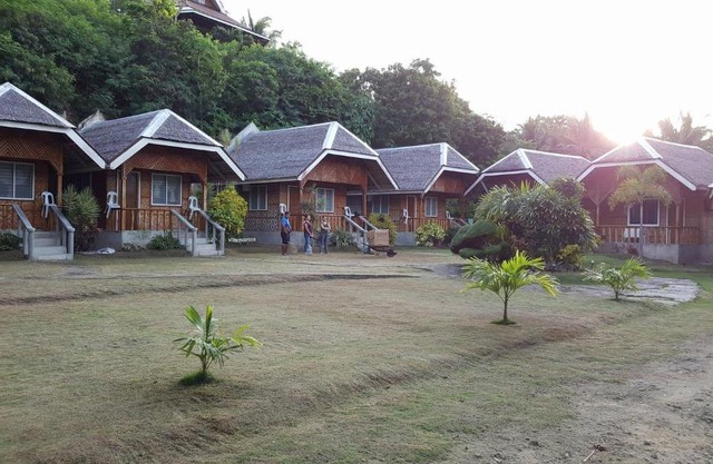 Cliff Side Beach Resort and Cottages