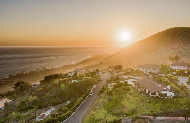 Cliffridge by AvantStay