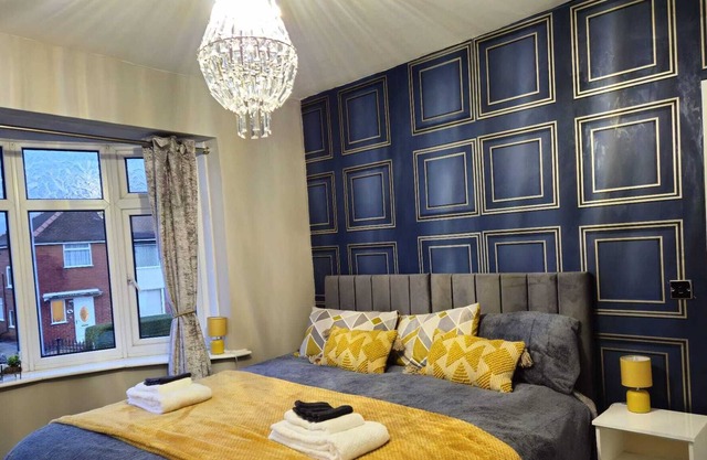 Clifton House, for tourism, Contractors, Relocation, Free Parking, Free Wi-Fi