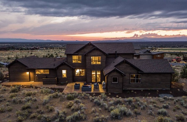 Clint by AvantStay Located Within The Brasada Ranch Community Golf Course, Pool & Hot Tub