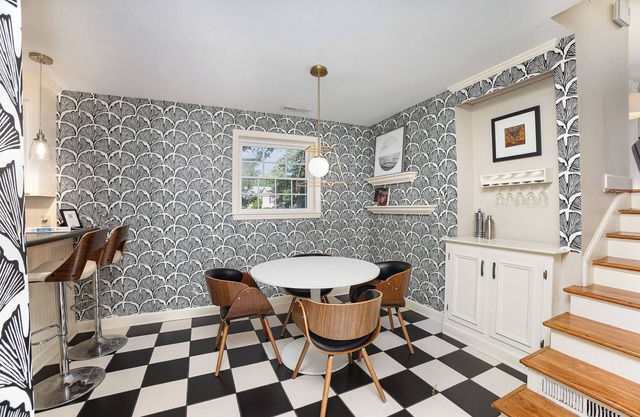 Close 2 Southpark~Pet Friendly w/Fenced-In Yard