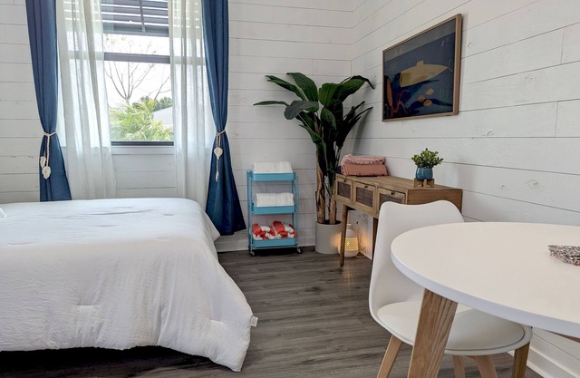 Close to Beach Bikes & Kitchenette Studio