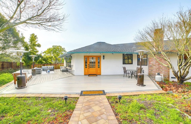 Close to Beaches & Hiking: Beautiful Aptos Abode