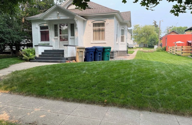 Close to Downtown/Comfortable Old Craftsman House