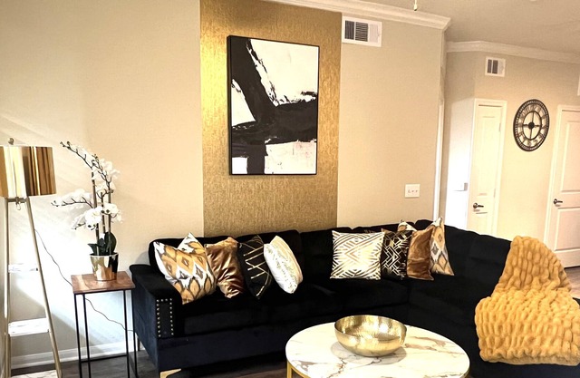 close to downtown houston-free gated parking