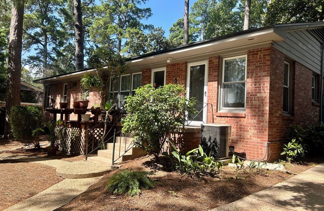 CLOSE TO HOSPITALS & NORTON ART GALLERY- VERY NICE 2 BDRM/2 BATH HOME W/BIG YARD