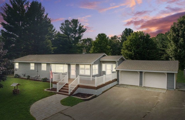 Close to Long Lake | Hot Tub | Games | Pets OK