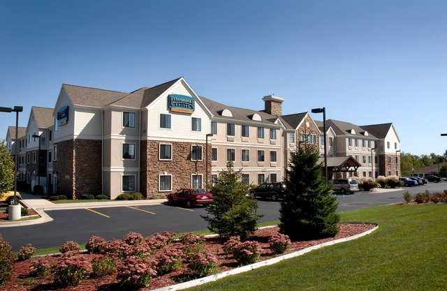Close to the Airport! | Seasonal Outdoor Pool + Hot Tub + Free Breakfast