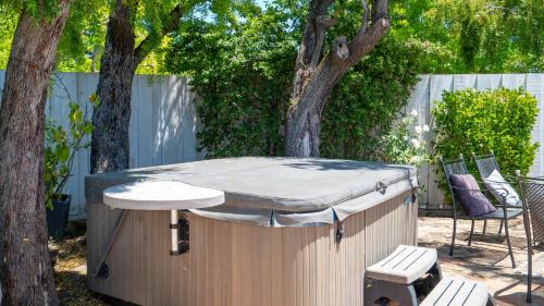 Close to Wine Country,3bed ,2bath Pool, Hot-tub, Cold Plunge