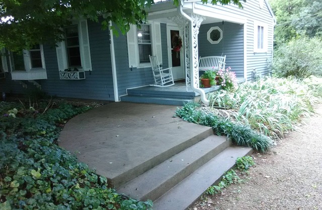 Closest home to Mammoth Cave Nat’l Park. Pet friendly.