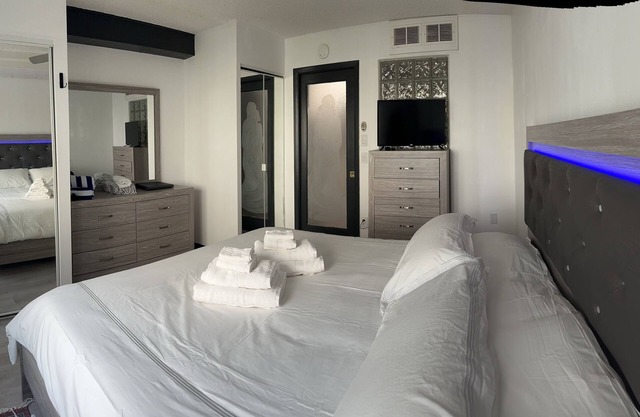 CLOTHING OPTIONAL NUDEST RESORT Lovers Cove located in Paradise Lakes
