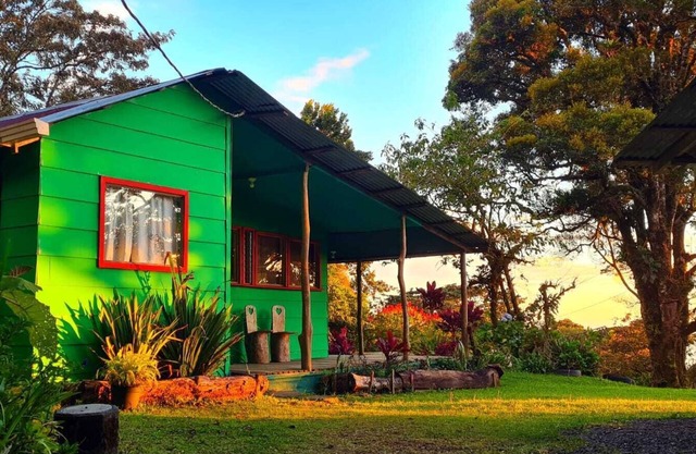 Cloud Forest Cottage on the Guindon Farm close to the Monteverde Preserve