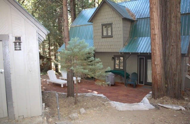 Clover Cabin In The Sequoia National Forest, not near the National Park