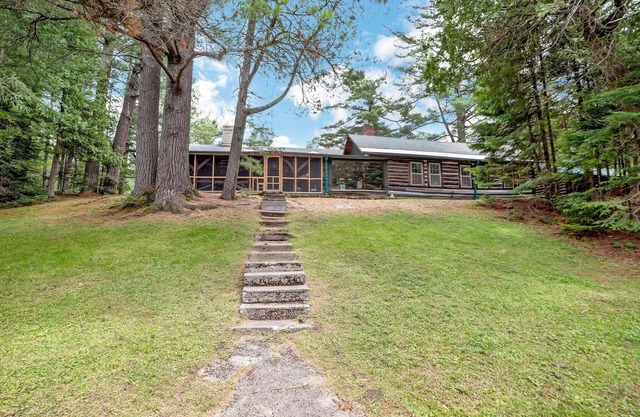 Club Thunderbird Lodge: A Rustic Retreat Wrapped in Fall's Fiery Colors