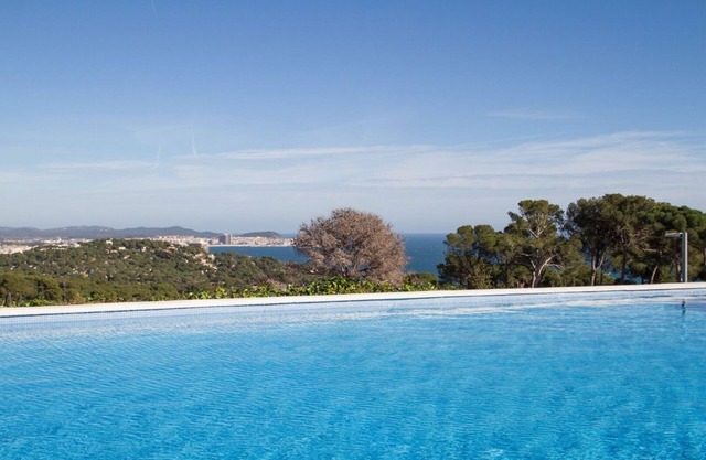 Club Villamar - Modern apartment with 3 bedrooms and a pool, 1000 meters from the beach, located .