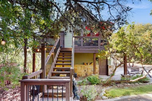 Clutter Falls Retreat - Guesthouse