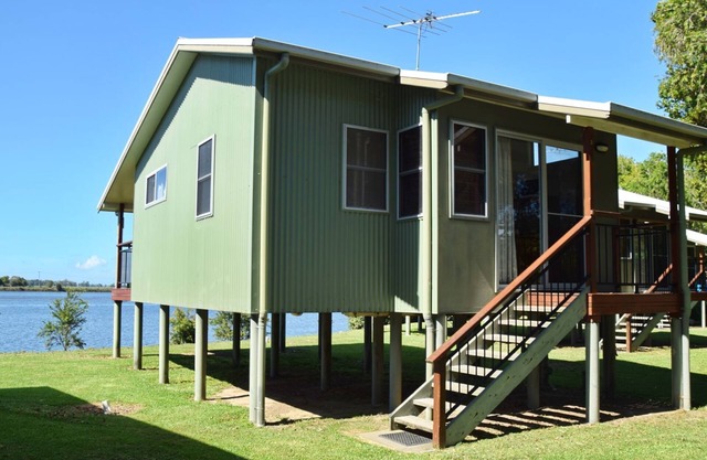 Coast & Country Cabin 3