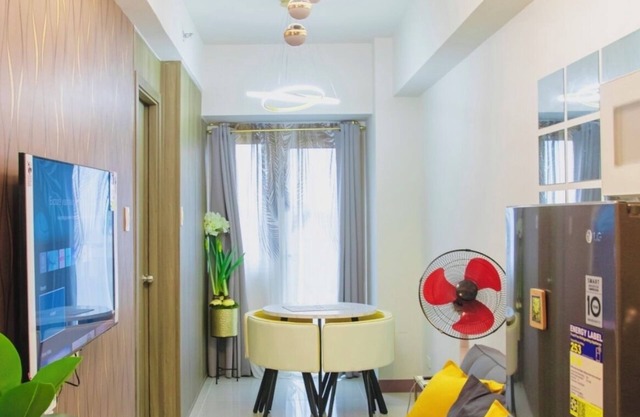 Coast Residences - Stunning Suite with BalconynPasay City