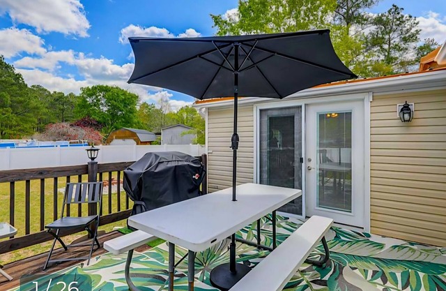 "Coastah" EscapenJET TUB/FIREPIT/GRILLnLG Fenced YARD nWalk to HADNOT Creek
