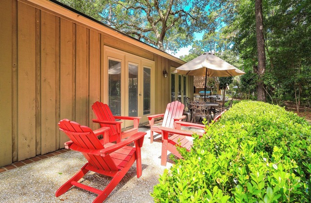 COASTAL 3BR HOME W/PATIO, NEAR BEACH & HARBOUR TOWN, PET-FRIENDLY