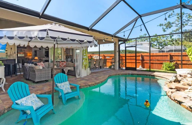 Coastal Calm - 3BD/2BA Near Downtown and Beaches