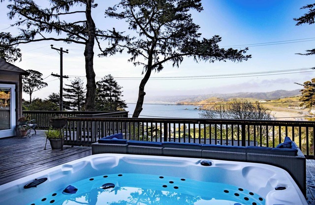 Coastal Charm - Oceanview Stay in Pacifica Near SF