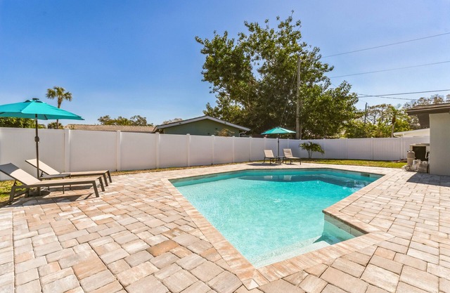 Coastal Comfort Getaway in the Heart of SRQ