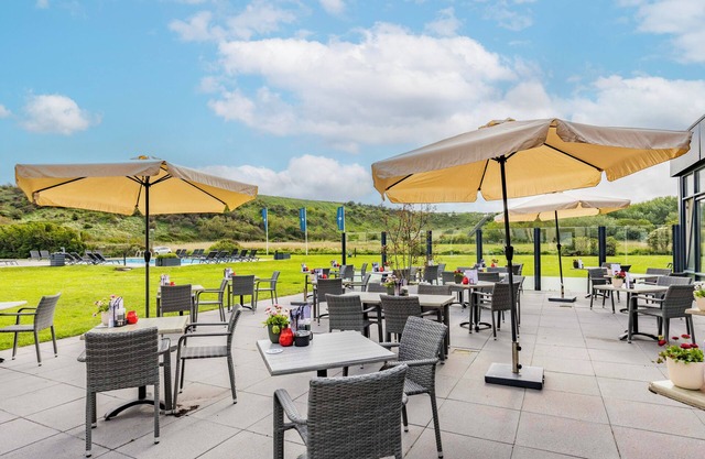 Coastal Comfort with Outdoor Pool, E-Bike Trails & Sunny Deck Lounging