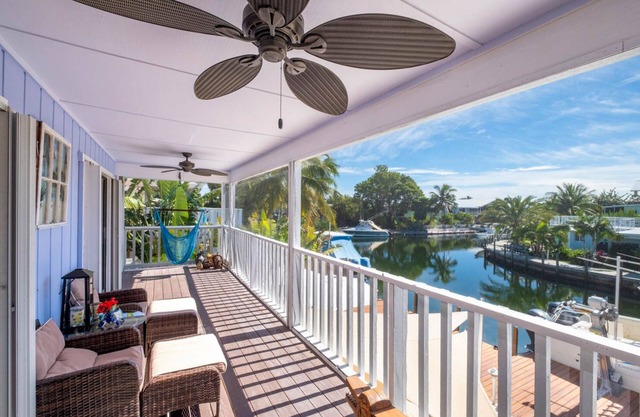 COASTAL ELEGANCE FOR RENT IN ISLAMORADA ! PARADISE FOUND ON DEEP WATER