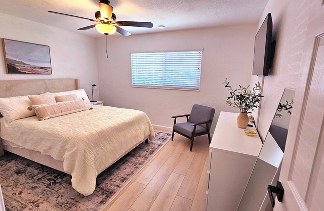 Coastal Escape - Modern St. Pete Beach House- 8mi to Beach