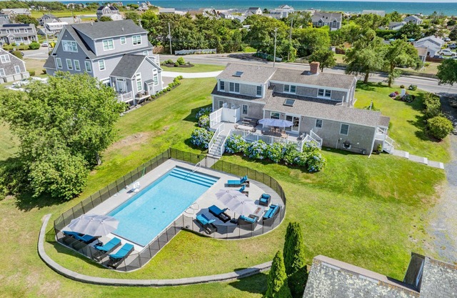 Coastal Escape: Pool, Pet-Friendly & Near Beach