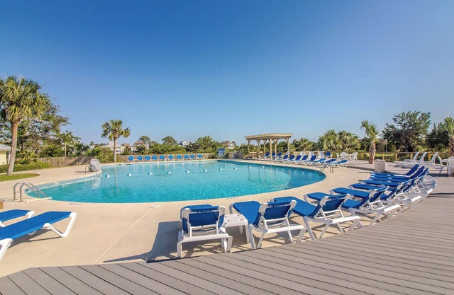 Coastal Home with Screened In Porch & Access to Harbor Island Amenities