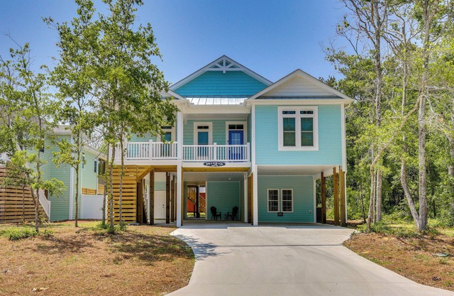 Coastal North Carolina Retreat: Half Mile to Beach