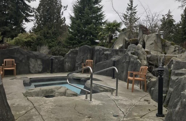 Coastal Oasis ★ Ocean ★ 1 Bdrm ★ Stocked Kitchen