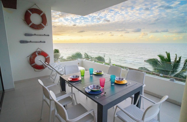 Coastal Paradise: Beautiful beachfront penthouse - Kalendas