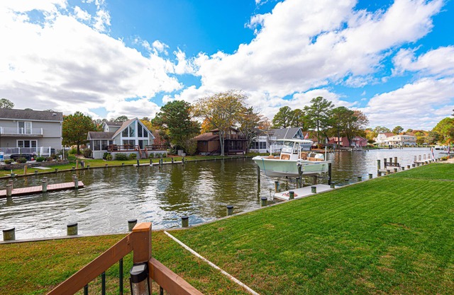 Coastal Waterfront Getaway- Pet Friendly - Pools- Golf-Sleeps 8- Self Check-In !