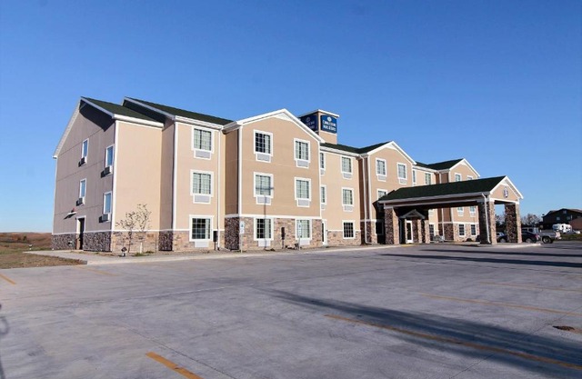 Cobblestone Hotel & Suites - Beulah