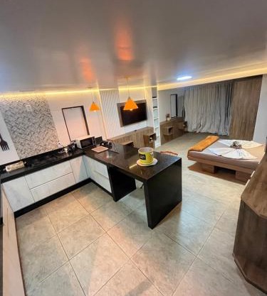 Cobertura a 5mts da Praia, Churrasqueira, Varandão, Ar condicionado