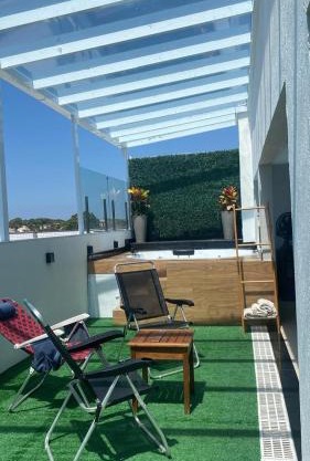 Cobertura com Jacuzzi e Área Gourmet em Costazul