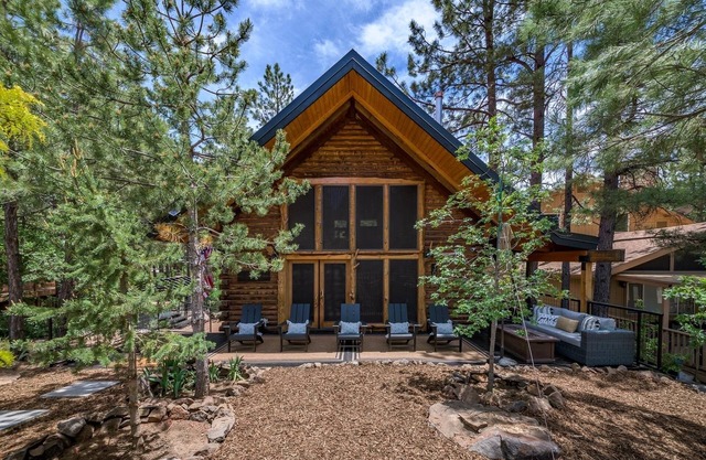 Coco's Creekside Cabin with Hot Tub, Firepit, and AC/Heat in Munds Park!