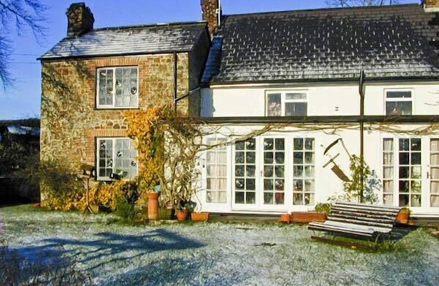 COLES COTTAGE, family friendly, with open fire in Holsworthy