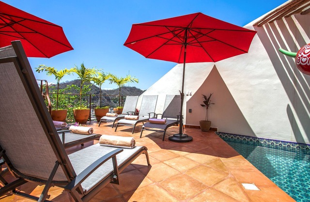 Colibrí - Old Town Staffed Villa With Views and Rooftop Pool