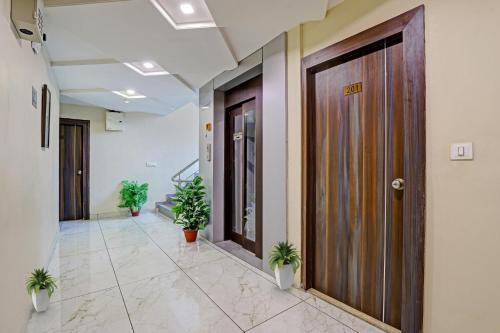 Collection O Hotel Raj Palace