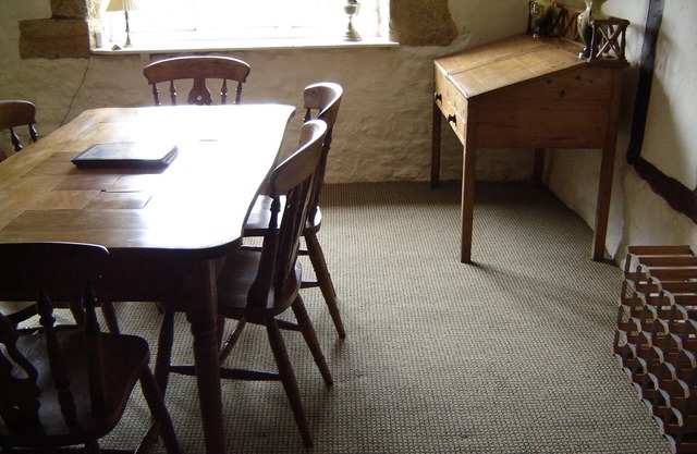 Colmer Farmhouse, idyllic setting and close Lyme Regis