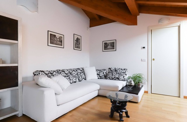 Colombo 4 - Two Bedroom Apartment, Sleeps 4