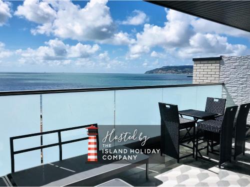 Colonels House-Stylish Seafront Townhouse overlooking Sandown Bay