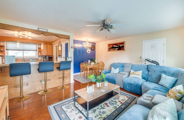 Colonial Heights Home w/Large Yard & BBQ Grill!