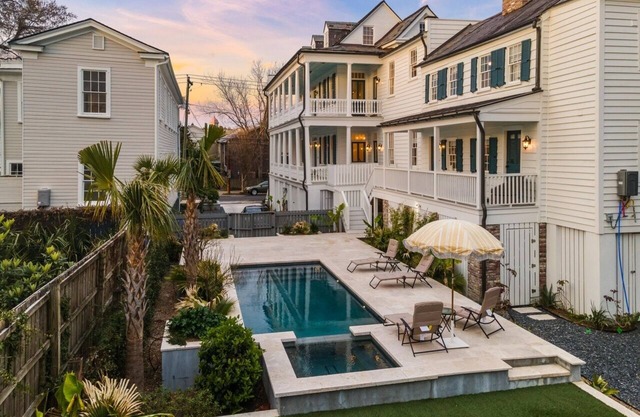Colonial Lake Views w Pool!