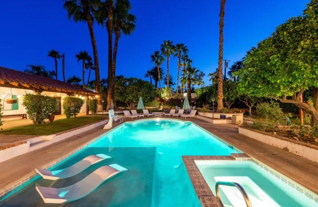 Colonial Spanish retreat in Old Las Palmas sleeps 8 pool, private lush gardens